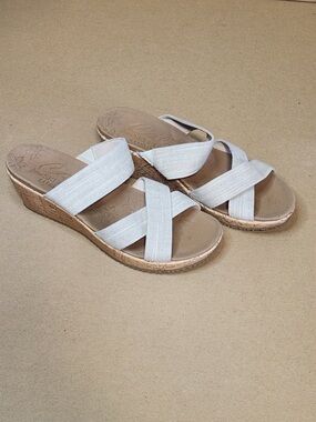 SKECHERS WOMEN'S Beverlee - Brunch Hour WEDGE SANDAL 119326 NATURAL
